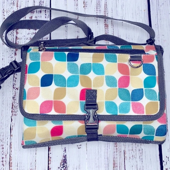 Toolik portable baby diaper changing station case - Picture 12 of 15